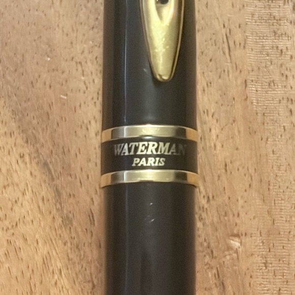 Waterman Paris - Black and Gold Ballpoint Pen - Picture 2 of 8